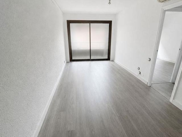 Piso en venta en Hospitalet de Llobregat, L´, de 59 m² 3 habitaciones por 285.000