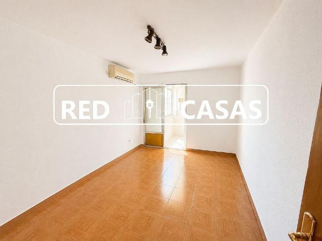 Piso en venta en Hospitalet de Llobregat, L´, de 60 m² 3 habitaciones por 195.000