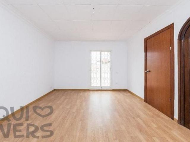 Piso en venta en Hospitalet de Llobregat, L´, de 62 m² 3 habitaciones por 137.000