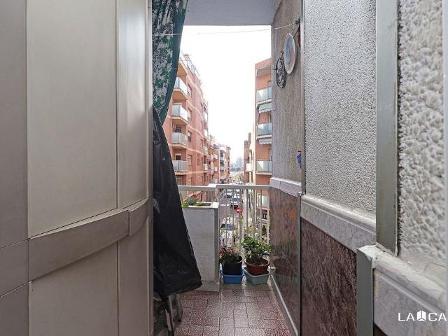 Piso en venta en Hospitalet de Llobregat, L´, de 65 m² 3 habitaciones por 235.000