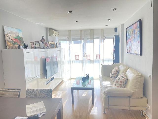 Piso en venta en Hospitalet de Llobregat, L´, de 65 m² 3 habitaciones por 294.000
