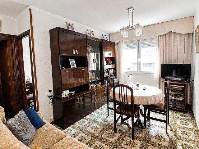 Piso en venta en Hospitalet de Llobregat, L´, de 66 m² 3 habitaciones por 210.000