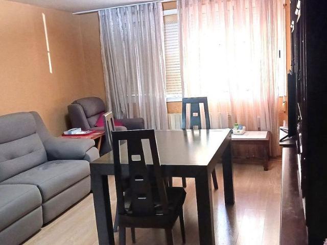 Piso en venta en Hospitalet de Llobregat, L´, de 68 m² 3 habitaciones por 220.000