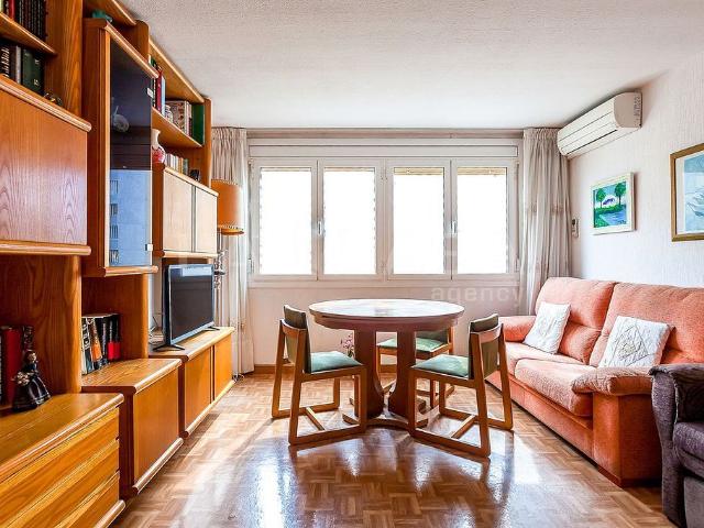 Piso en venta en Hospitalet de Llobregat, L´, de 71 m² 3 habitaciones por 184.900