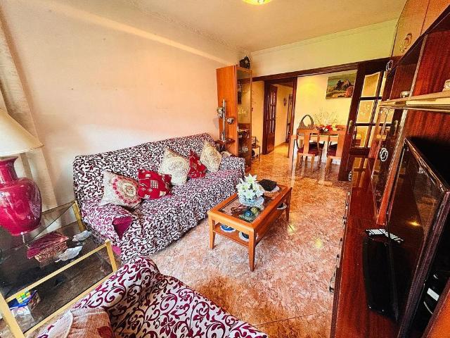 Piso en venta en Hospitalet de Llobregat, L´, de 77 m² 3 habitaciones por 210.000