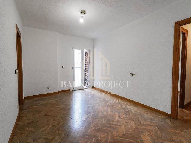 Piso en venta en Hospitalet de Llobregat, L´, de 79 m² 4 habitaciones por 275.000