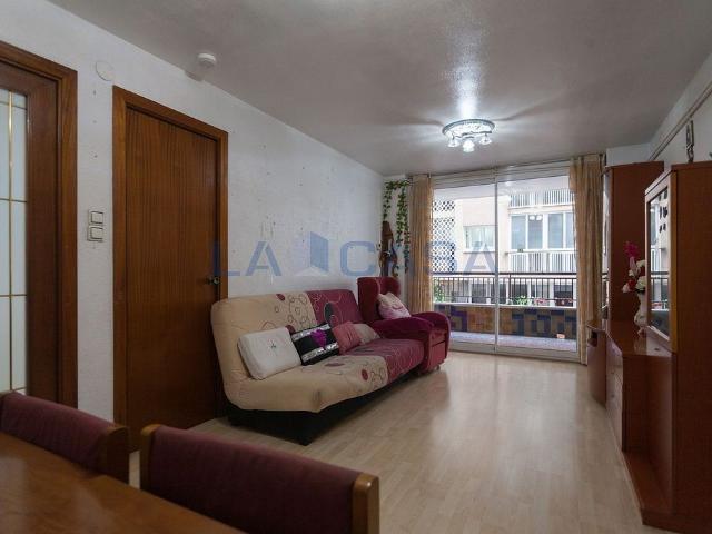 Piso en venta en Hospitalet de Llobregat, L´, de 80 m² 4 habitaciones por 287.000