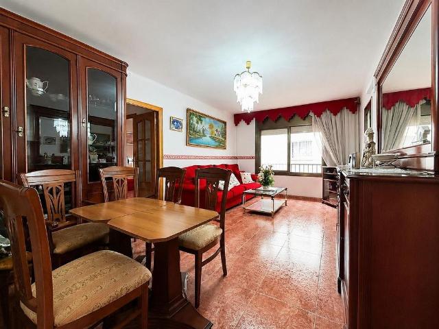 Piso en venta en Hospitalet de Llobregat, L´, de 82 m² 4 habitaciones por 288.000