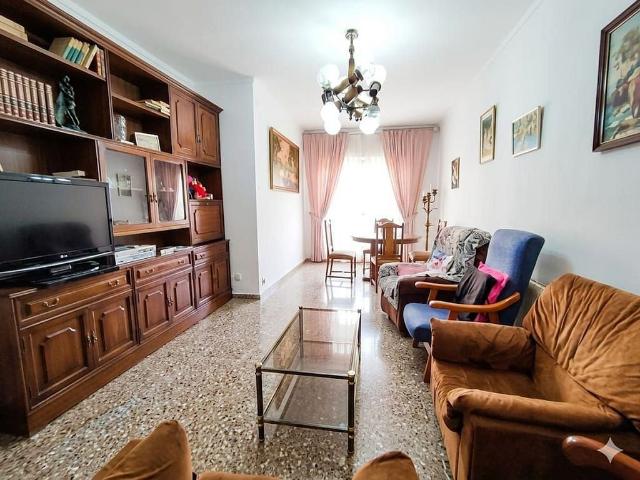 Piso en venta en Hospitalet de Llobregat, L´, de 95 m² 4 habitaciones por 399.000
