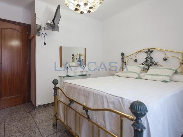 Piso en venta en Hospitalet de Llobregat L´, La Florida. Luminoso Piso de 3 Dormitorios con Ascensor Comodidad y Excelente Distribución!. Pisos Hospitalet de Llobregat.
