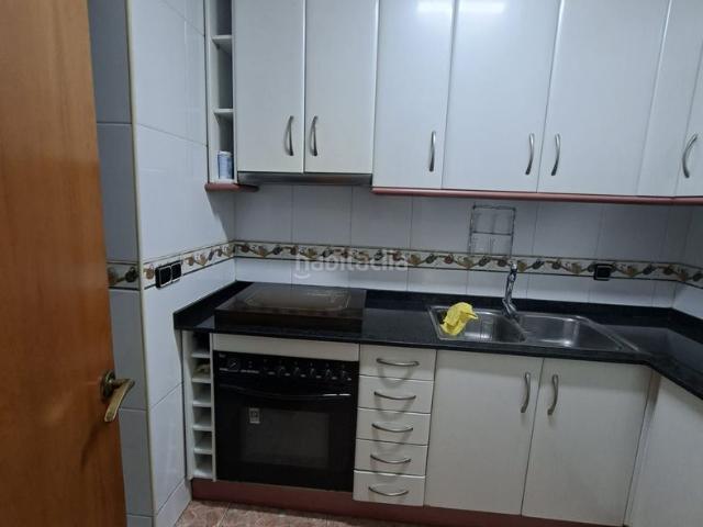 Piso en venta en Hospitalet de Llobregat L´, La Florida. Piso de 50 m con 3 dormitorios y ascensor en LHospitalet de Llobregat. Pisos Hospitalet de Llobregat.