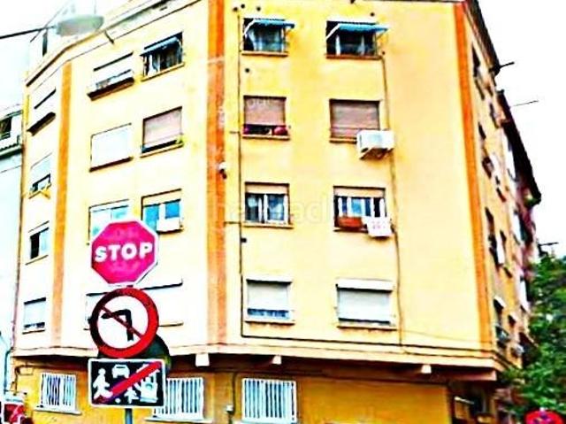 Piso en venta en Hospitalet de Llobregat L´, La Torrassa. En venta piso alquilado en La Torrassa de LHospi. Pisos Hospitalet de Llobregat.
