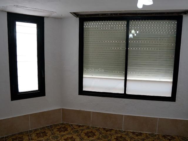 Piso en venta en Hospitalet de Llobregat L´, La Torrassa. Piso de 57 m con 3 dormitorios reformado en Montseny, LHospitalet de Llobregat. Pisos Hospitalet de Llobregat.