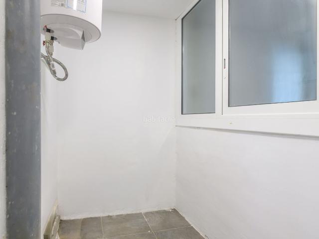 Piso en venta en Hospitalet de Llobregat L´, La Torrassa. Vivienda de 3 habitaciones con ascensor en La Torrassa LHospitalet de Llobregat!. Pisos Hospitalet de Llobregat.