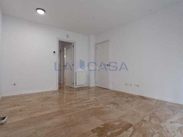 Piso en venta en Hospitalet de Llobregat L´, Les Planes. BALCON Y TERRAZA PRIVADA DE 30 M2. Pisos Hospitalet de Llobregat.