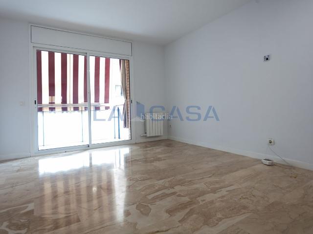 Piso en venta en Hospitalet de Llobregat L´, Les Planes. DOS HABITACIONES TERRAZA Y ASCENSOR. Pisos Hospitalet de Llobregat.