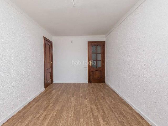 Piso en venta en Hospitalet de Llobregat L´, Les Planes. OPORTUNIDAD INVERSORES ATICO CON TERRAZA!. Pisos Hospitalet de Llobregat.