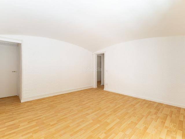 Piso en venta en Hospitalet de Llobregat L´, Les Planes. PISO REFORMADO EN LA AVENIDA DE ISABEL LA CATÓLICA LHOSPITALET DE LLOBREGAT. Pisos Hospitalet de Llobregat.