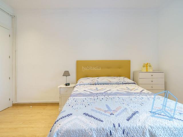 Piso en venta en Hospitalet de Llobregat L´, Sanfeliu. 3 HABITACIONES 2 BALCONES PISO TOTALMENTE REFORMADO 4ª PLANTA CON ASCENSOR. Pisos Hospitalet de Llobregat.