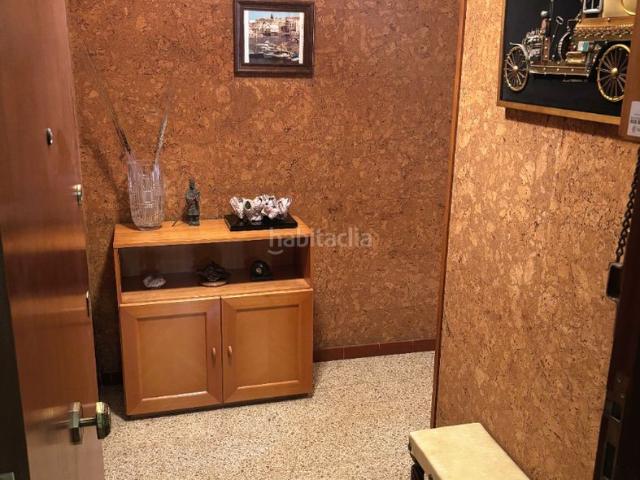 Piso en venta en Hospitalet de Llobregat L´, Sant Josep. Amplio y luminoso piso exterior en Sant Josep. Pisos Hospitalet de Llobregat.