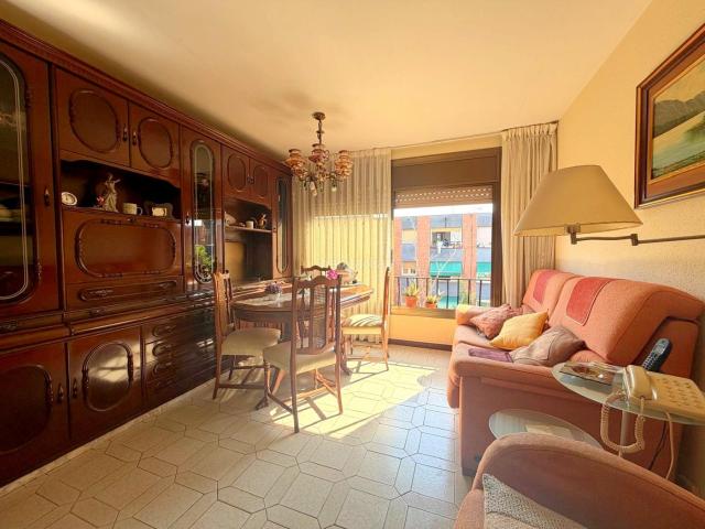 Piso en venta en Hospitalet de Llobregat L´, Sant Josep. JUNTO AVDA. ENRIC PRAT DE LA RIBA Y AVDA. CARRILET. Pisos Hospitalet de Llobregat.