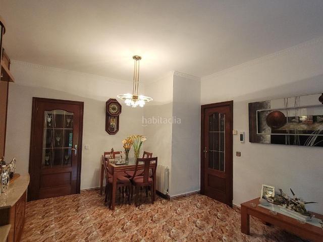 Piso en venta en Hospitalet de Llobregat L´, Sant Josep. Oportunidad única en Sant Josep! Amplio piso de 4 hab. junto a La Farga. Pisos Hospitalet de Llobregat.