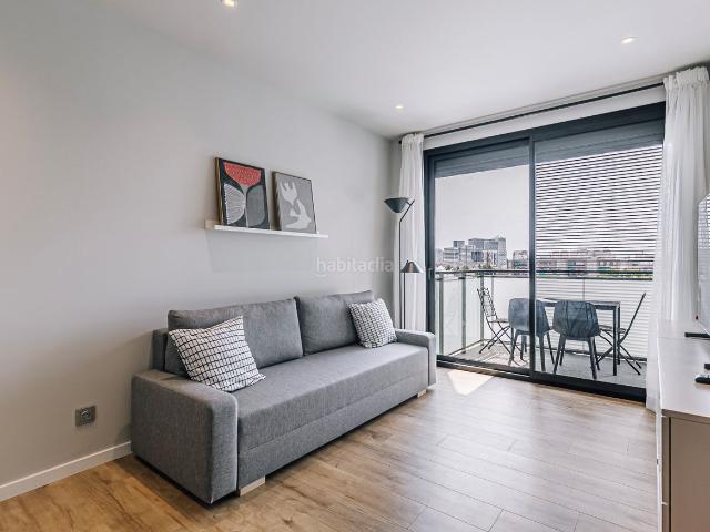 Piso en venta en Hospitalet de Llobregat L´, Sant Josep. Piso en venta en LHospitalet de Llobregat con 2 habitaciones, piscina comunitaria y parking, a estrenar, Barcelona. Pisos Hospitalet de.