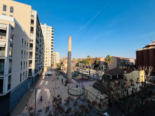 Piso en venta en Hospitalet de Llobregat L´, Sant Josep. PISO REFORMADO A ESTRENAR IDEAL PARA PAREJAS O PRIMERA VIVIENDA. Pisos Hospitalet de Llobregat.