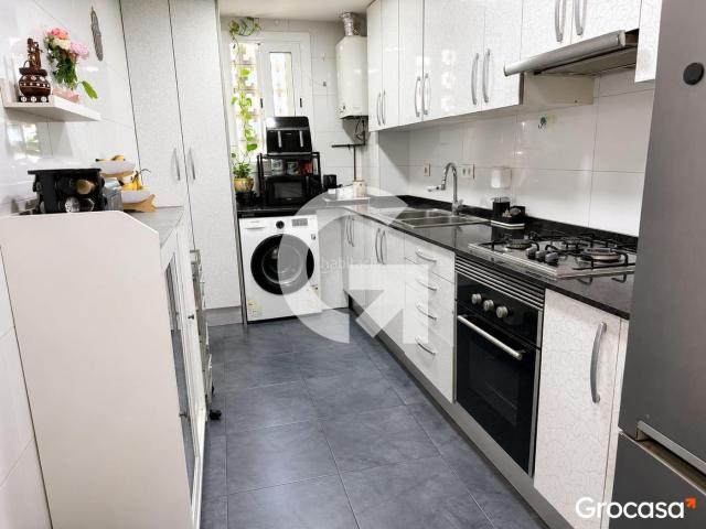 Piso en venta en Hospitalet de Llobregat L´, Sant Josep. Reformado en Sant Josep. Pisos Hospitalet de Llobregat.