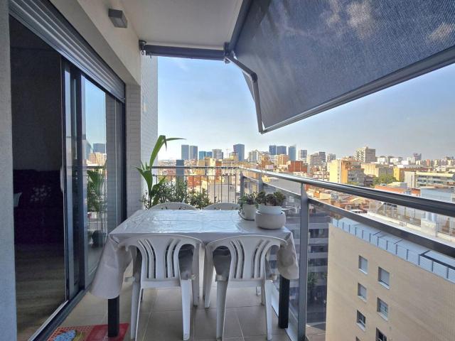 Piso en venta en Hospitalet de Llobregat L´, Santa Eulàlia. ELEGANTE PISO. Pisos Hospitalet de Llobregat.