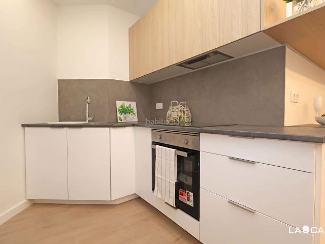 Piso en venta en Hospitalet de Llobregat L´, Santa Eulàlia. Piso Carrer de Castelao, LHospitalet de Llobregat. Pisos Hospitalet de Llobregat.
