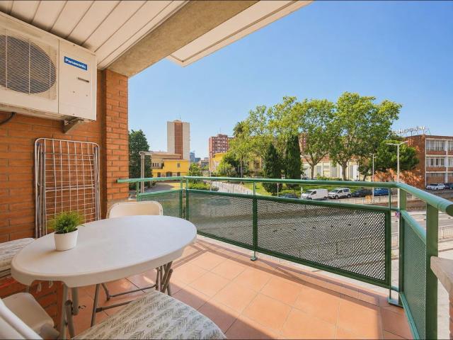 Piso en venta en Hospitalet de Llobregat L´, Santa Eulàlia. Piso en venta en Calle Santa Eulalia, Hospitalet del Llobregat. Pisos Hospitalet de Llobregat.