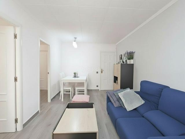 Piso en venta en Hospitalet de Llobregat L´, Santa Eulàlia. Piso luminoso de 4 habitaciones listo para entrar. Pisos Hospitalet de Llobregat.