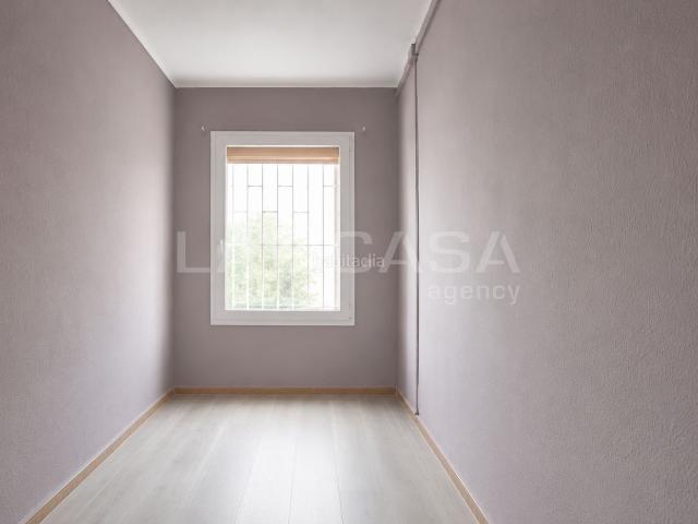 Piso en venta en Hospitalet de Llobregat L´, Pubilla Cases. VIVIENDA ALQUILADA. Pisos Hospitalet de Llobregat.