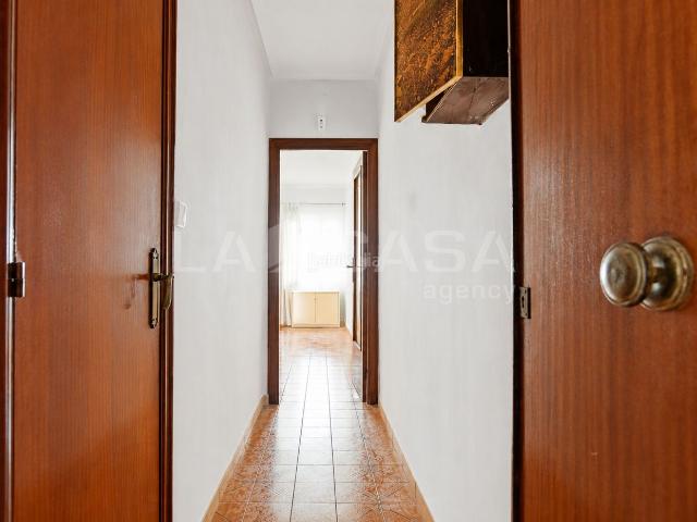 Piso en venta en Hospitalet de Llobregat L´, Pubilla Cases. INCREIBLE OPORTUNIDAD. Pisos Hospitalet de Llobregat.