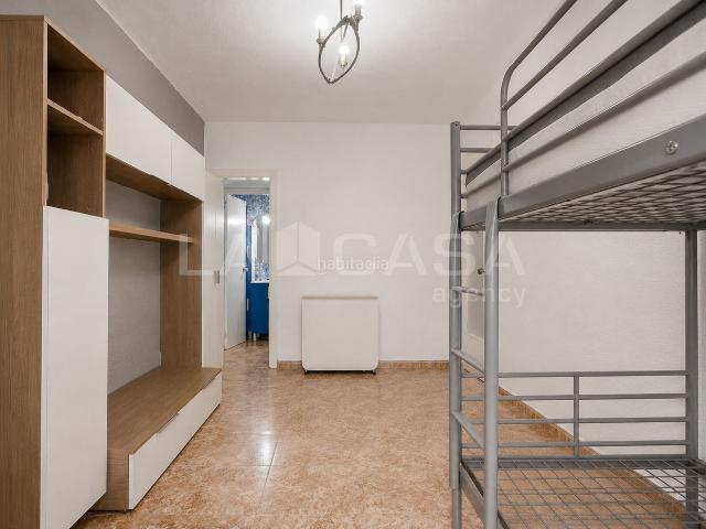 Piso en venta en Hospitalet de Llobregat L´, Pubilla Cases. OPORTUNIDAD EN LA ZONA! PISO EN VENTA DE 3 HABITACIONES EN PUBILLA CASES. Pisos Hospitalet de Llobregat.