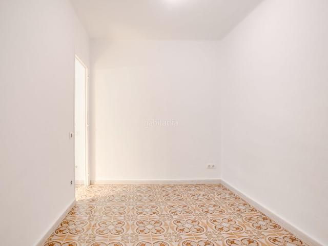 Piso en venta en Hospitalet de Llobregat L´, Pubilla Cases. PISO EXTERIOR DE 3 HABITACIONES CON MUCHA LUZ NATURAL EN CAN SERRA. Pisos Hospitalet de Llobregat.