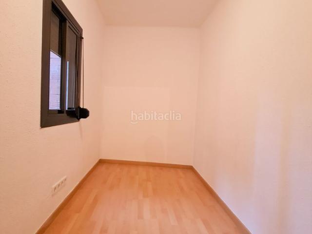 Piso en venta en Hospitalet de Llobregat L´, Pubilla Cases. Piso exterior en excelente estado, listo para entrar a vivir. Pisos Hospitalet de Llobregat.