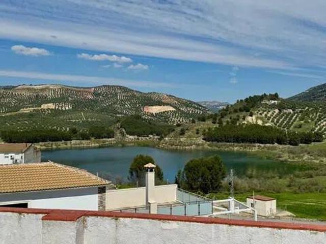Piso en Venta en Iznájar