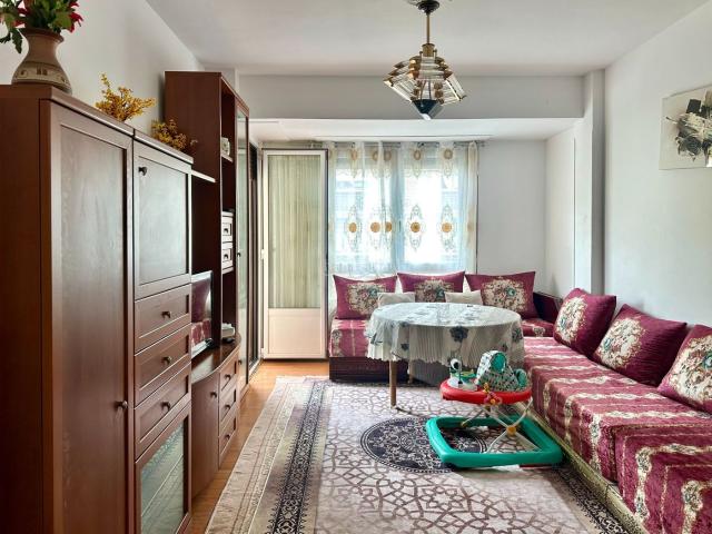 Piso en venta en Ibarra. Amplio y luminoso piso de 90 m con balcón en Ibarra. Pisos.