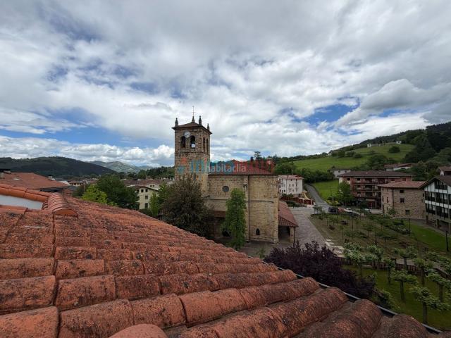 Piso en venta en Idiazabal. EXCLUSIVA INMOIRAIN Dúplex con terraza privada y vistas despejadas en Idiazabal. Pisos.