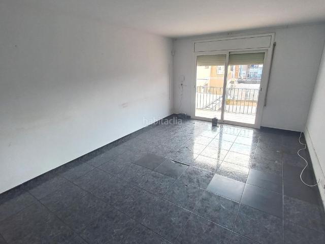 Piso en venta en Igualada, Ponent Set Camins. Piso grande de cuatro habitaciones con pk. Pisos.