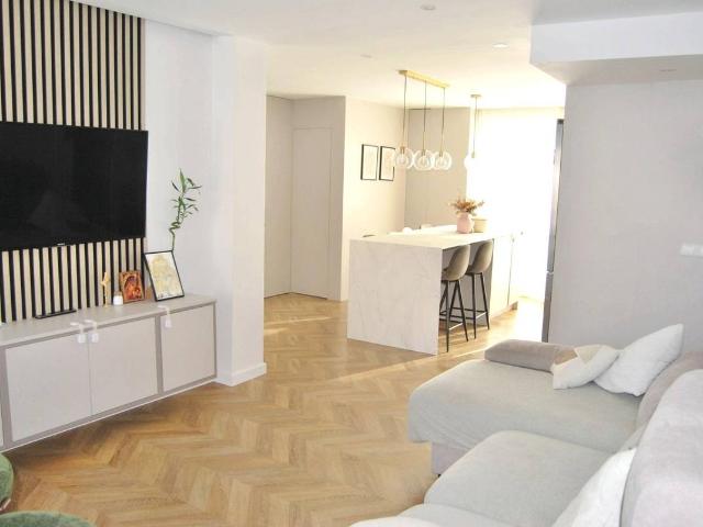 Piso en Venta en Infante Juan Manuel