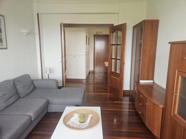 Piso en venta en Irun, Centro Mendibil Santiago. P.COLON. VIVIENDA DE 3 DORMITORIOS CON ASCENSOR. VISTAS DESPEJADAS. Pisos.