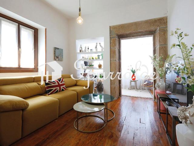 Piso en venta en Irun, Centro Mendibil Santiago. PRECIOSA VIVIENDA CON ENCANTO EN CALLE MAYOR DE IRUN. Pisos.