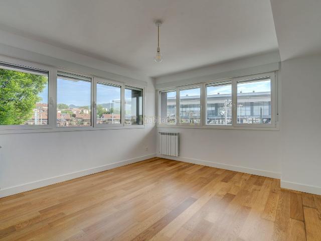 Piso en venta en Irun, Pinar Anaka Belaskoenea. PISO EN ESQUINA. Pisos.