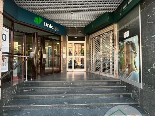 Piso en venta en Íscar. Imagina despertarte cada mañana en un acogedor piso en pleno corazón de Íscar, donde la comodidad y la funcionalidad se fusionan p. Pisos.