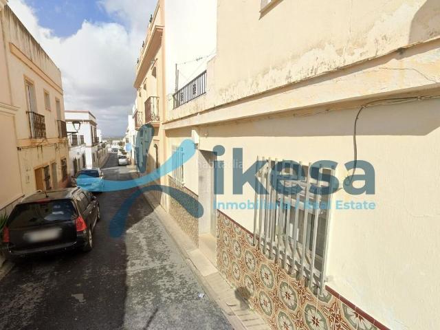 Piso en venta en Isla Cristina. Venta de Vivienda en Isla Cristina, Huelva. Activo inmobiliario Sin Posesión, No se puede Visitar. Pisos Isla.