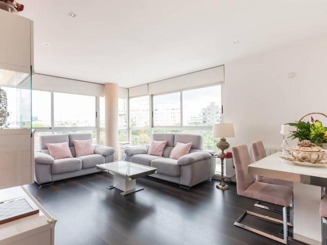 Piso en Venta en Juan Carlos I