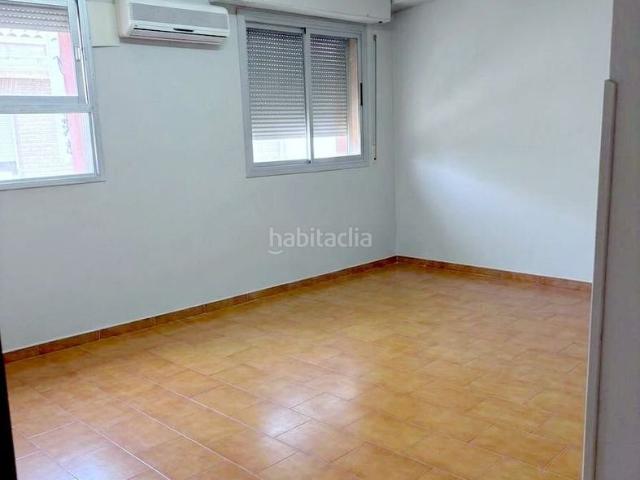 Piso en venta en Jaén, Avda de Madrid Pº de la Estación. Piso en venta en Avda. Madrid, 6 dormitorios. Pisos.